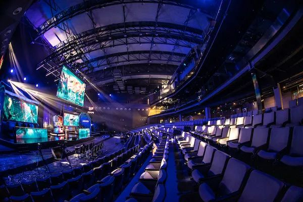 热烈讨论 热烈讨论