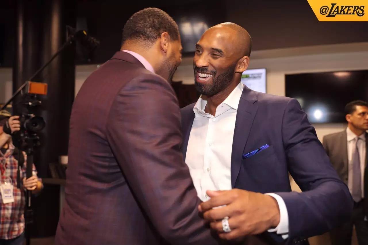 守与紧凑的 守与紧凑的